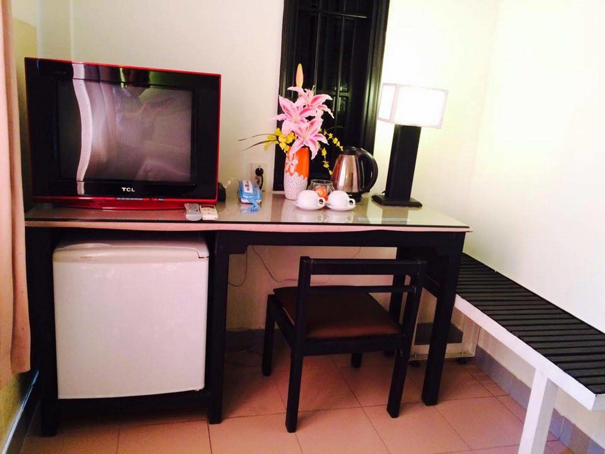 Ruby Bistro Hotel Hue Zewnętrze zdjęcie